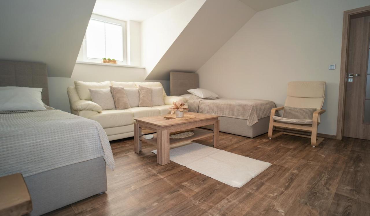 Apartmanovy Dum Sklipek تروتنوف المظهر الخارجي الصورة