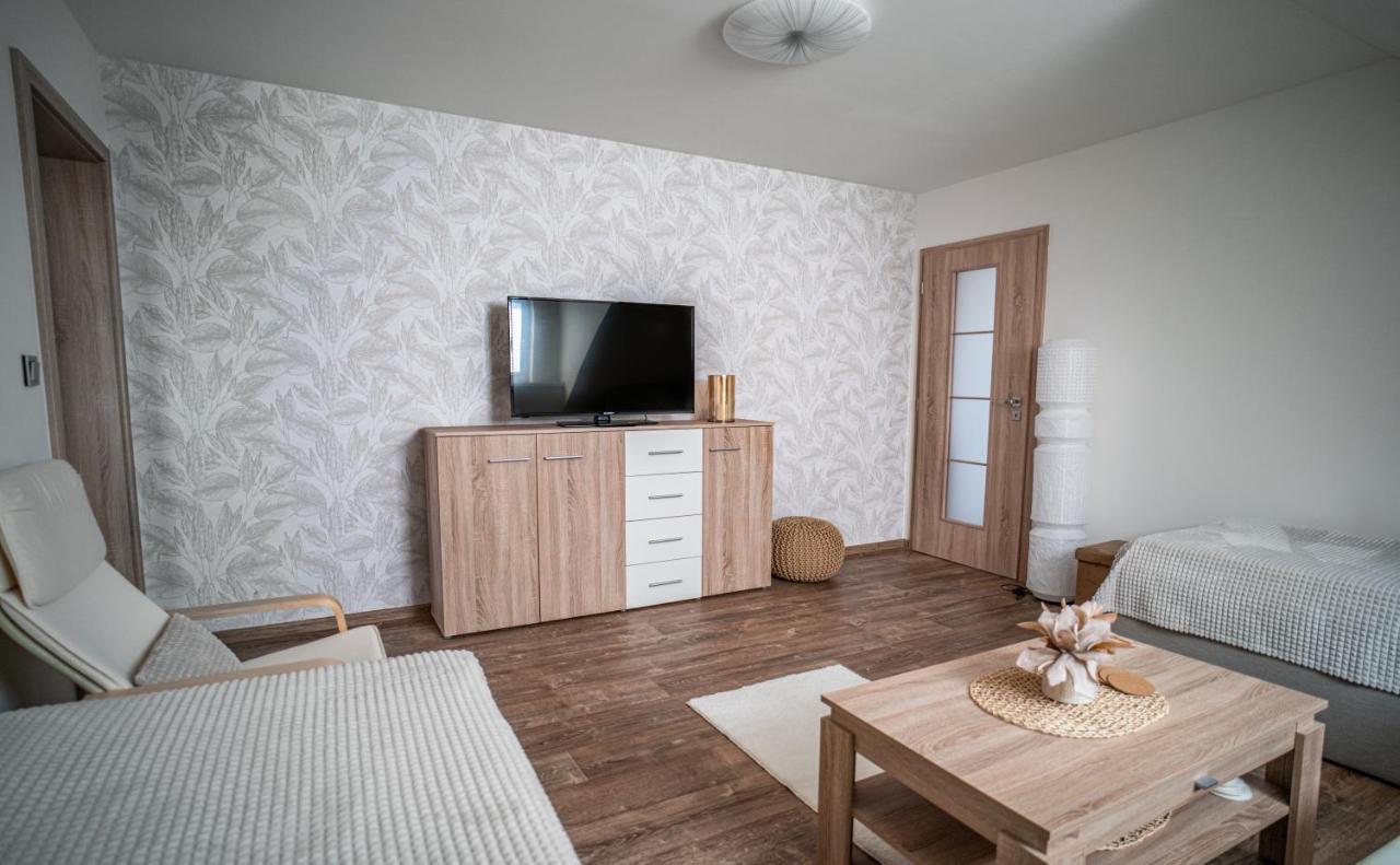Apartmanovy Dum Sklipek تروتنوف المظهر الخارجي الصورة