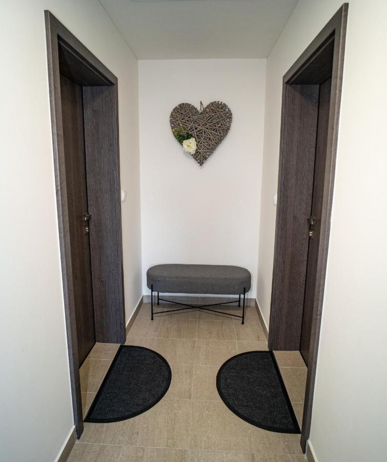 Apartmanovy Dum Sklipek تروتنوف المظهر الخارجي الصورة