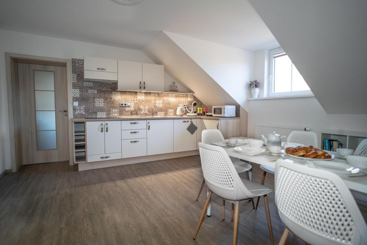 Apartmanovy Dum Sklipek تروتنوف المظهر الخارجي الصورة