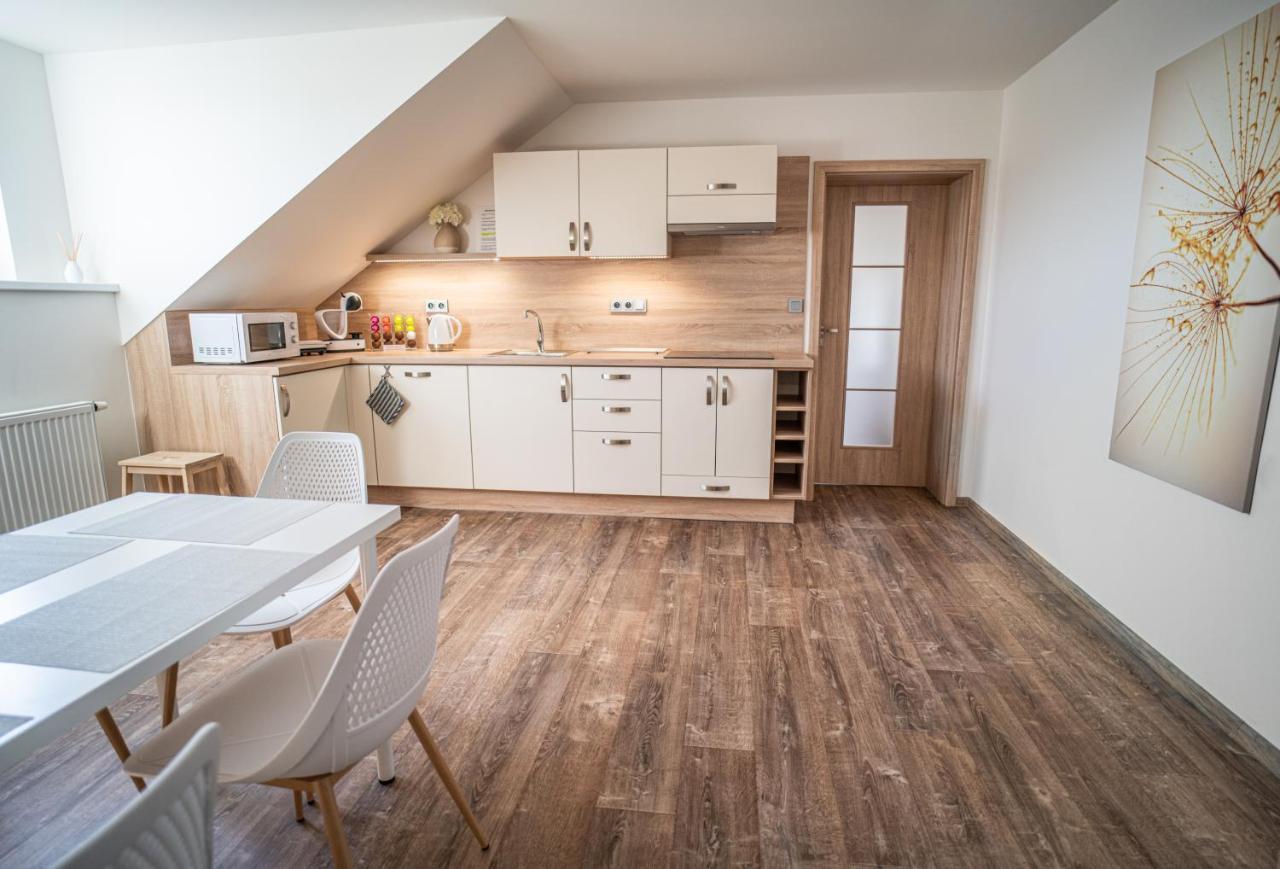 Apartmanovy Dum Sklipek تروتنوف المظهر الخارجي الصورة